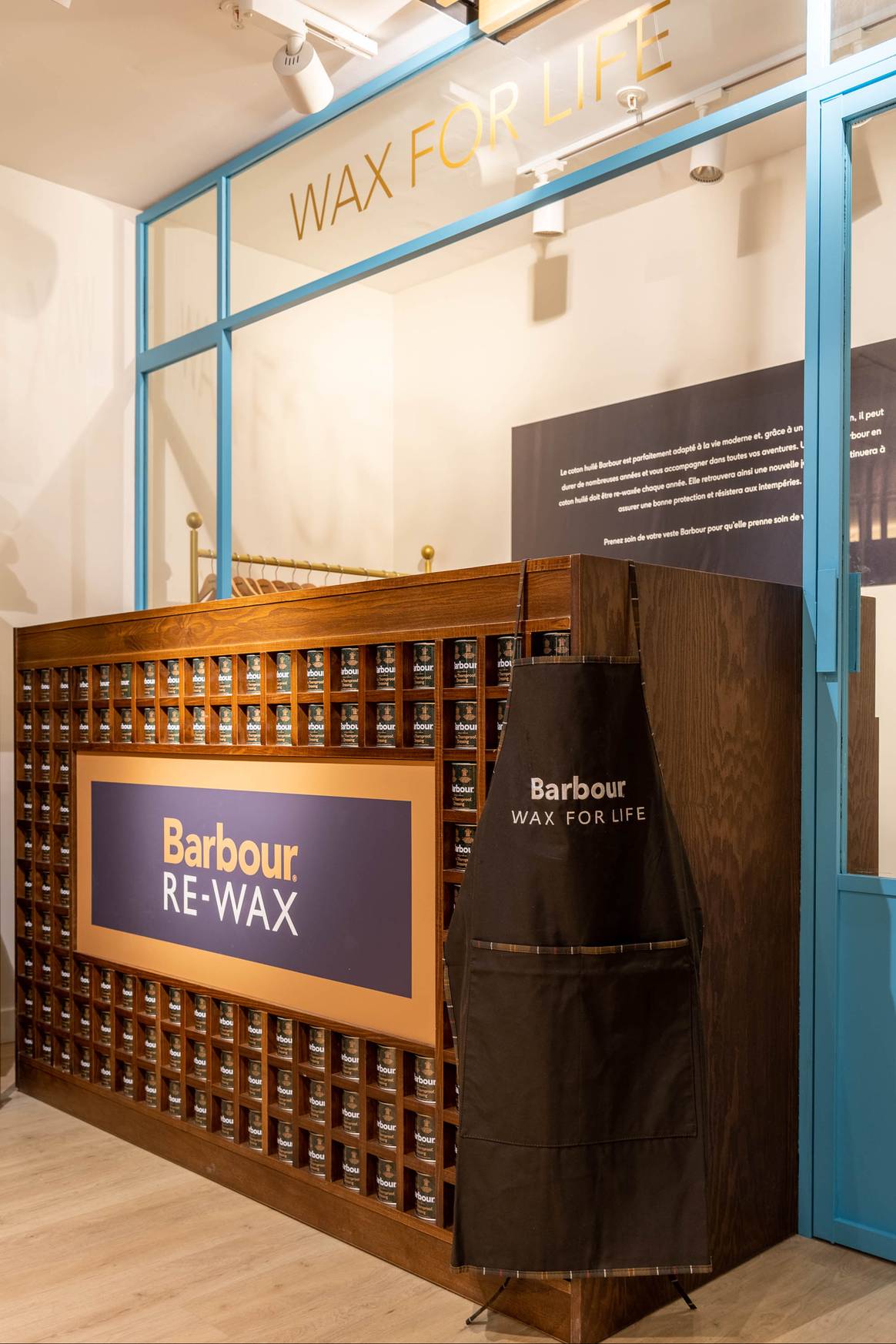 Re-wax de Barbour présent aux Galeries Lafayette.