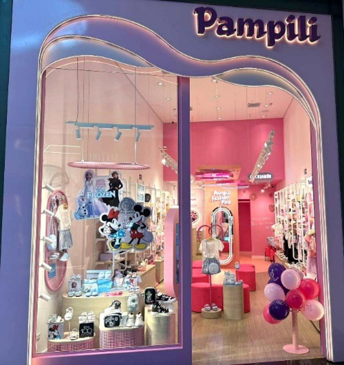 Fachada da Pampili, de moda feminina infantil