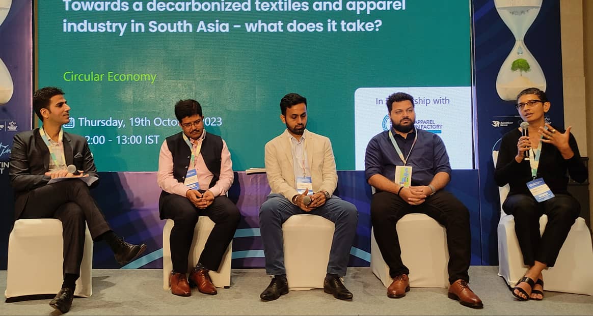 Moderator Siddharth Lulla (left) with Amit Kumar, Akash Singh, Nikesh Raj and Annie George  (from left to right). Credits: Sumit Suryawanshi for FashionUnited