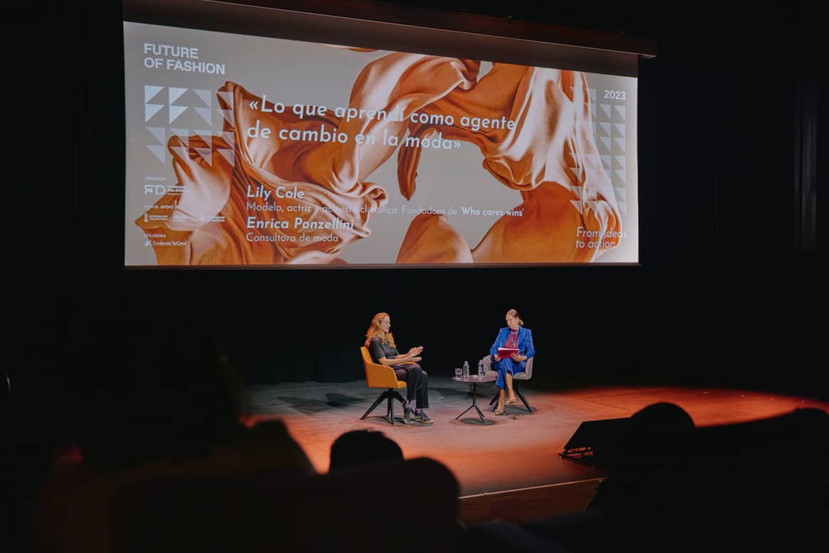 Credits: Lily Cole en Enrica Ponzellini op de conferentie "What I learned as an agent of change in fashion".