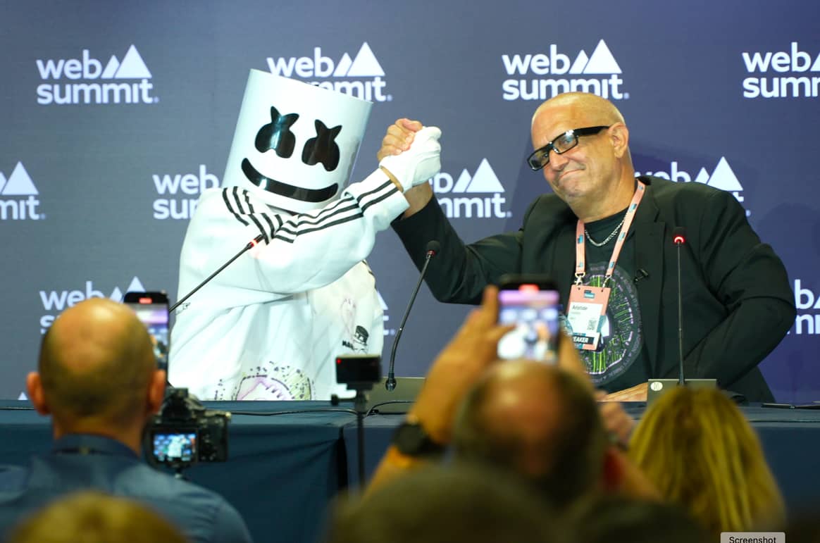 'DJ Marshmallow' tijdens de persconferentie na de 'adiVerse'-presentatie op Web Summit 2023.