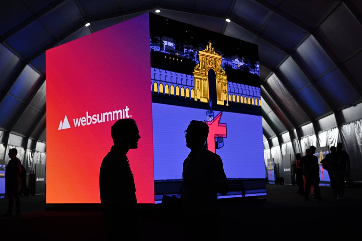 Beeld ter illustratie. 16 November 2023; Attendees during day three of Web Summit 2023 at the Altice Arena in Lisbon, Portugal.