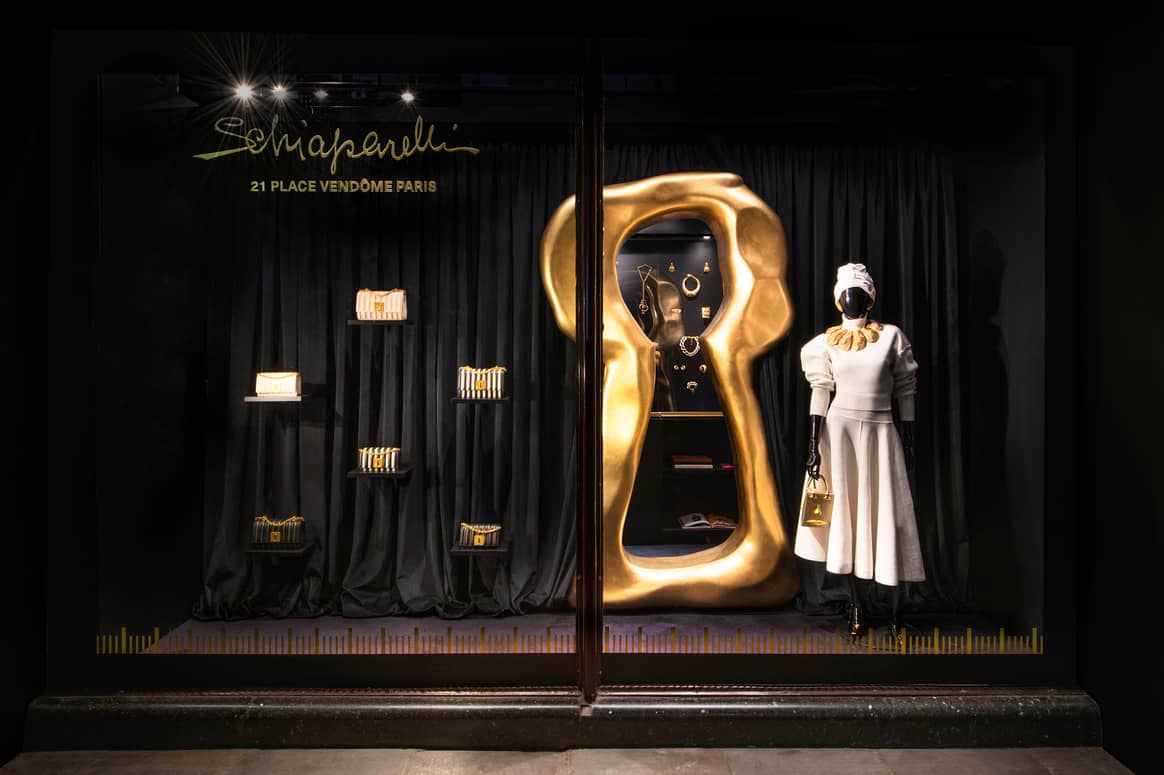 Schiaparellis Accessoires-Pop-up im Londoner Kaufhaus Harrods.