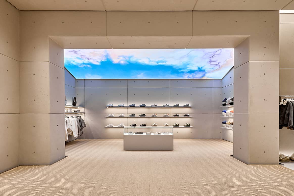 Interior de la nueva tienda de Zara en el centro comercial Mall of the Emirates de Dubái.