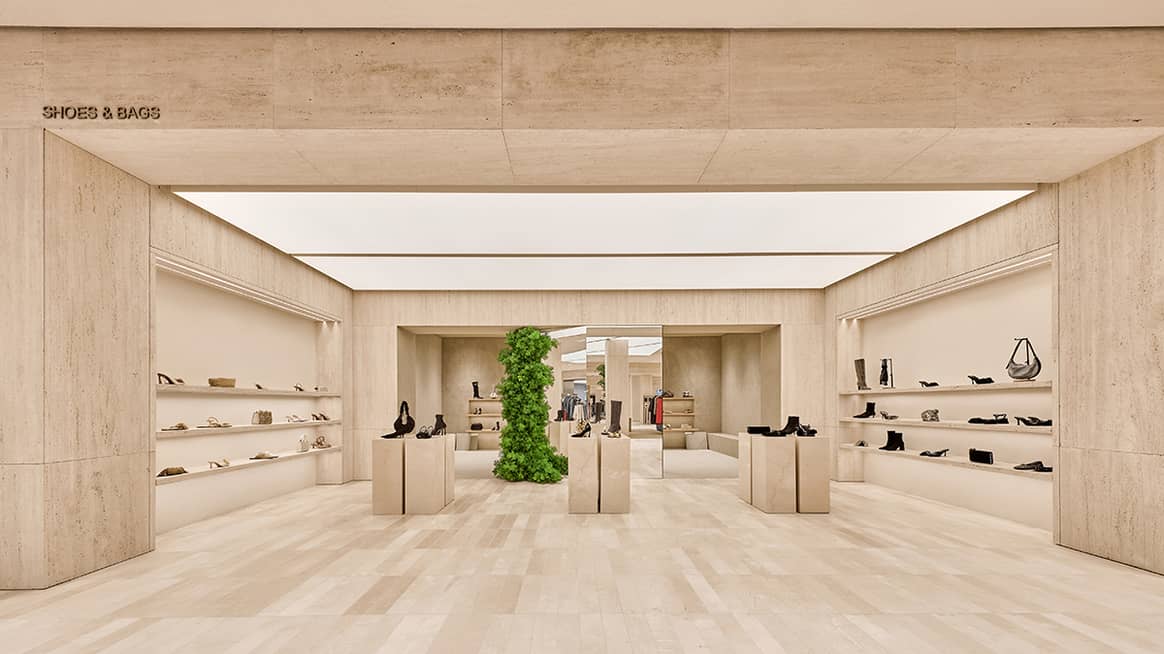 Interior de la nueva tienda de Zara en el centro comercial Mall of the Emirates de Dubái.
