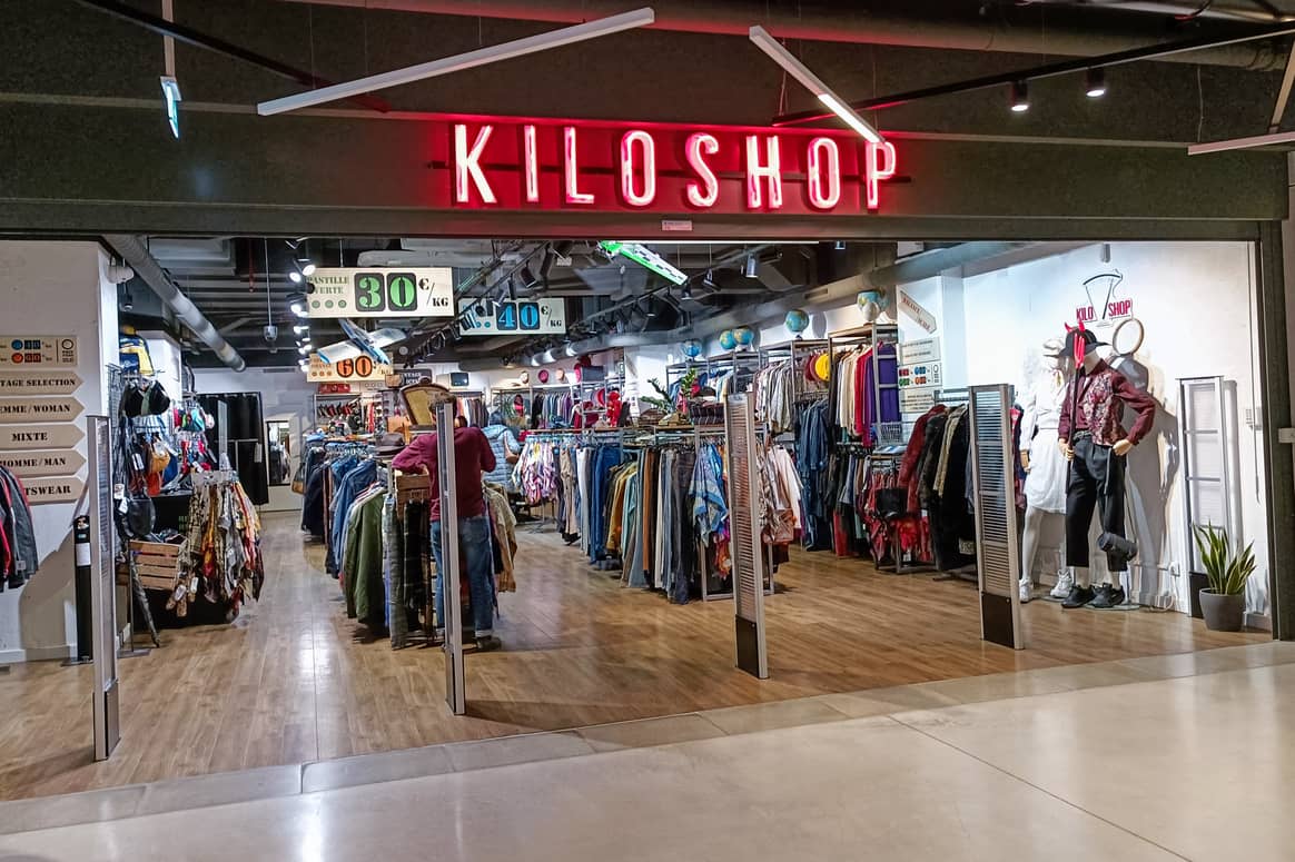 Point de vente KiloShop au sein du centre commercial Les Ateliers Gaîté, à Paris.   ‌