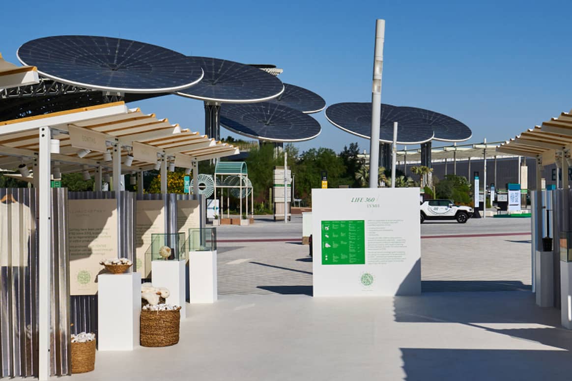 Imágenes del “Stella McCartney’s Sustainable Market” instalado por la firma británica en Expo City Dubái con motivo de las celebraciones de la COP28.