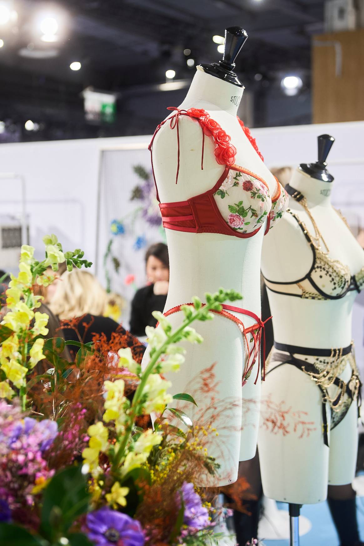 Lingerie's entanglement with fashion: Salon International de la