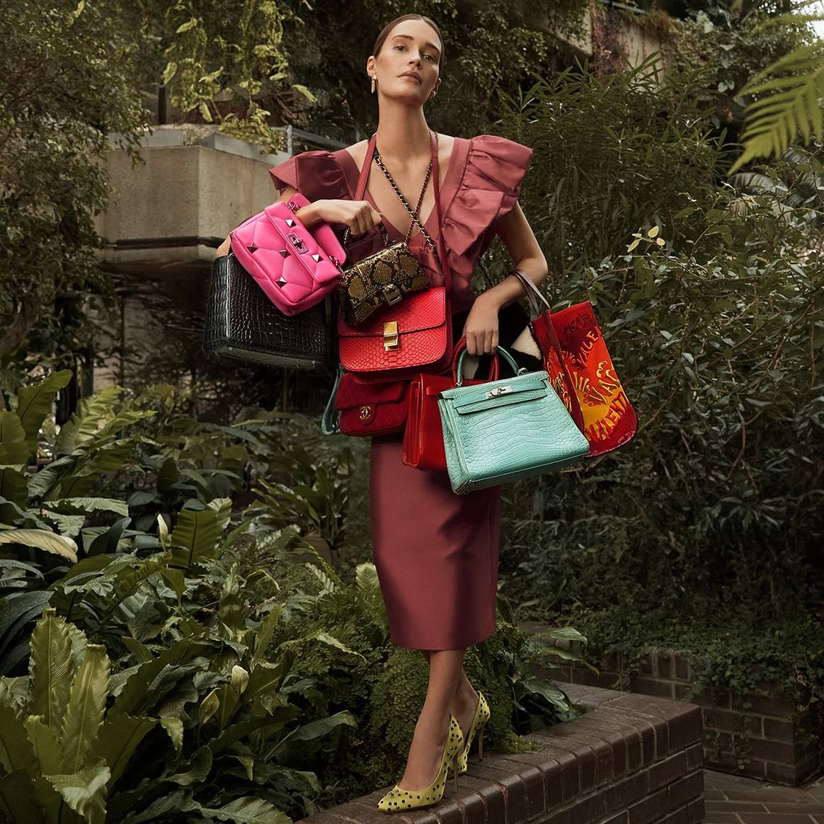 Fotografía de campaña de “Luxury Stores” de Amazon Fashion con piezas de Hardly Ever Worn It.
