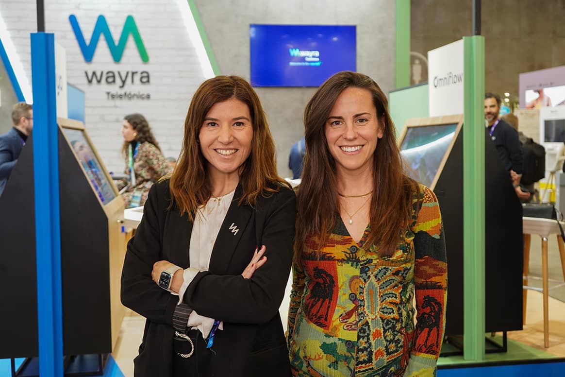 Eva Sirera, directora de tecnología e innovación de Desigual, junto a Marta Antúnez, directora de Wayra Barcelona.