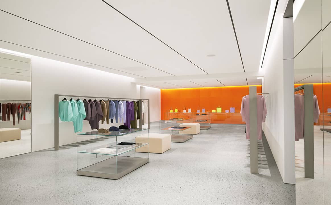 Boutique  Issey Miyake, premier étage