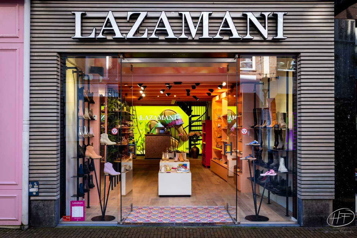De winkelpui van Lazamani in Utrecht.