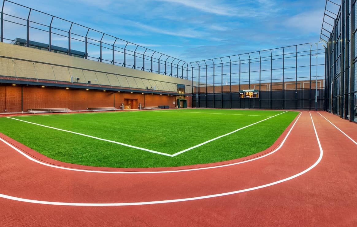 Pelouse et piste d'athlétisme de 17 000 mètres carrés au sein du concept store House of Sport de la marque américaine Dick's Sporting Goods