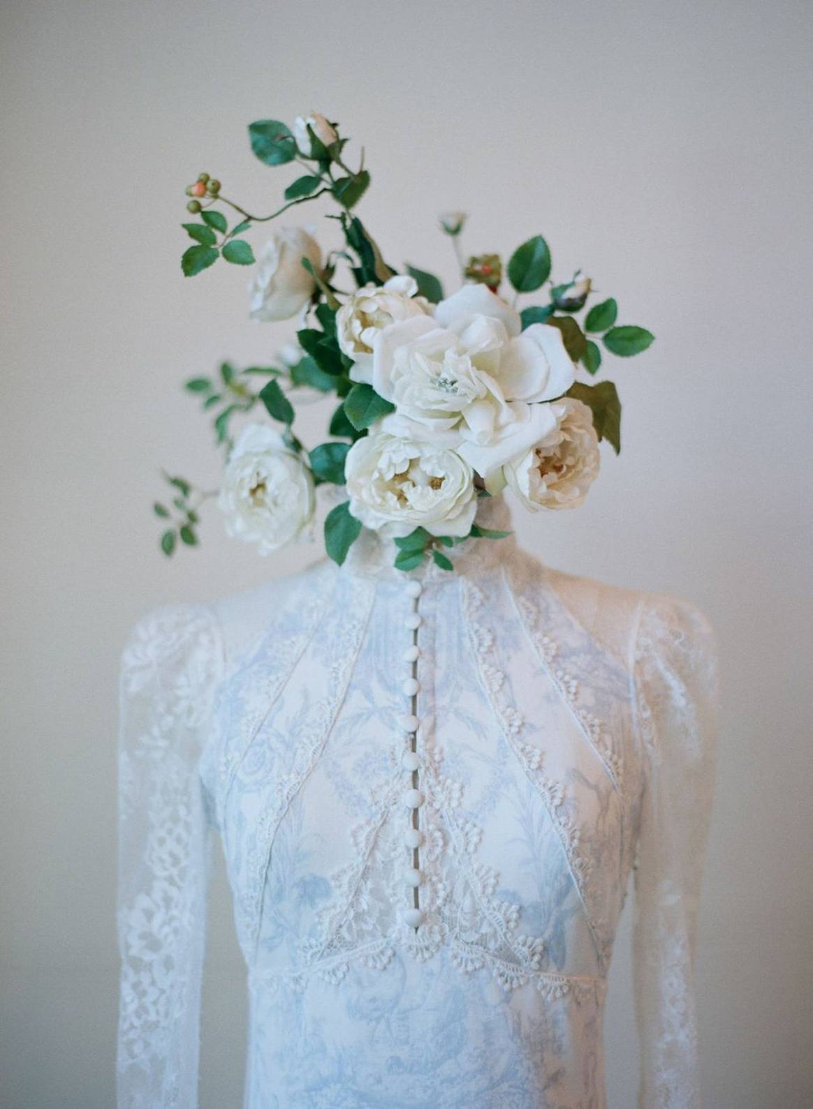 Claire Pettibone gown with florals @letaverbena