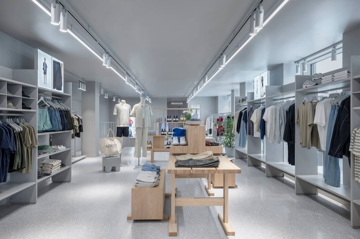 Blick in den neuen Flagship-Store von Arket in Genf