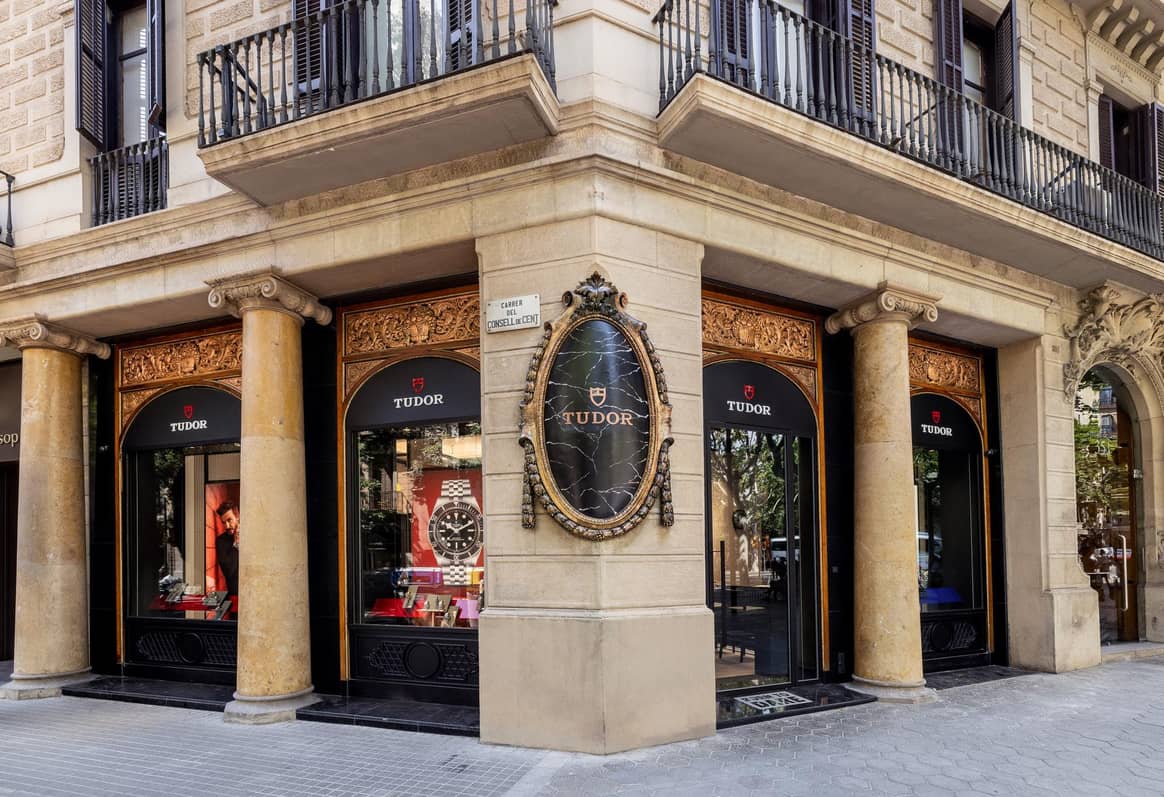 Imagen del exterior de la boutique TUDOR Barcelona