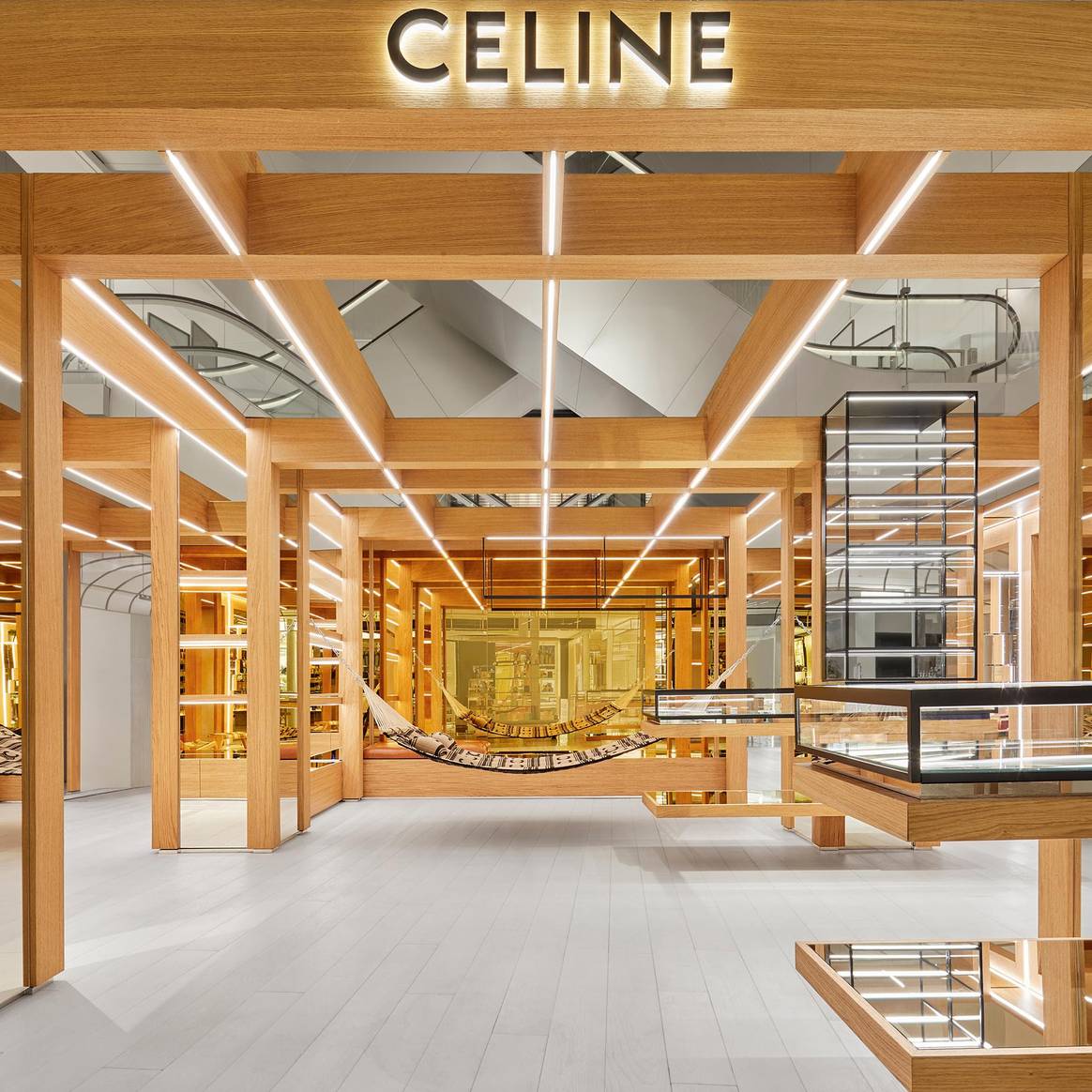 Le pop-up Celine au sein de l'espace beauté de la Samaritaine.