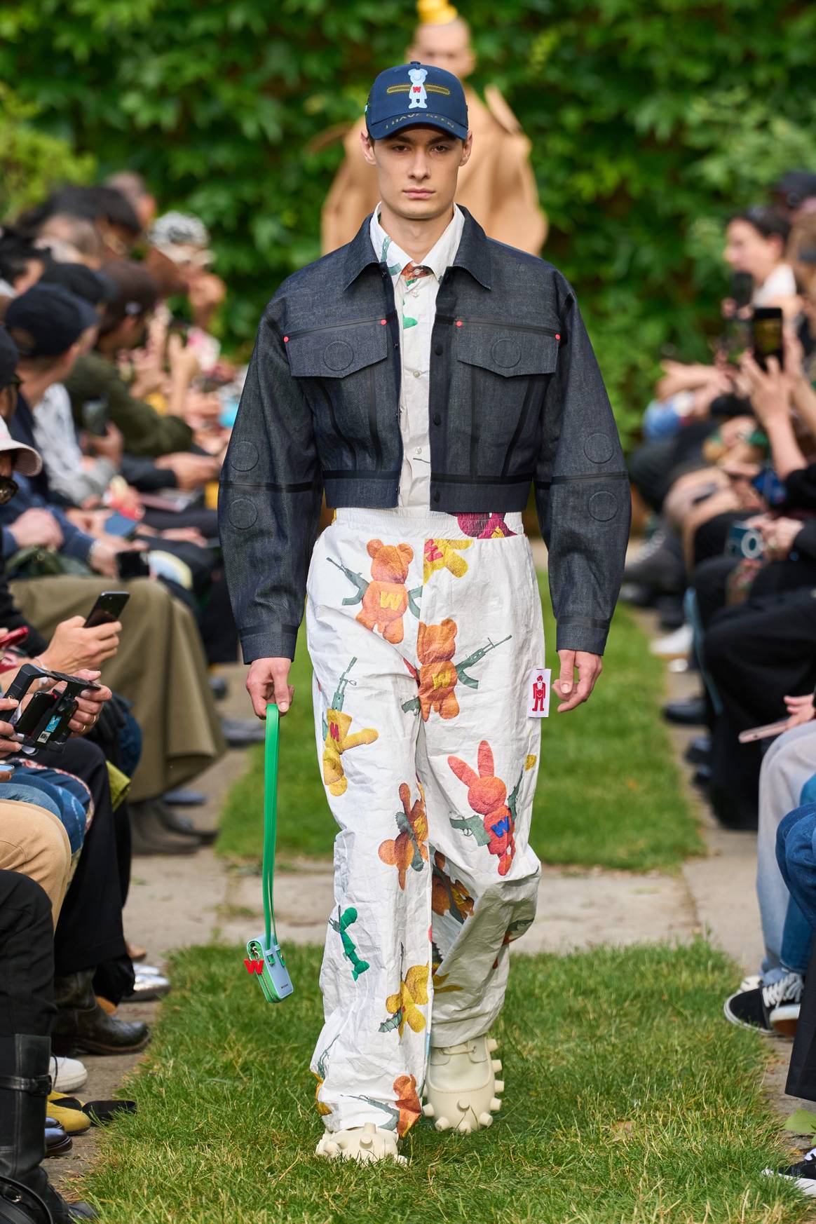 Walter van Beirendonck SS25-collectie met G-Star tijdens Paris Fashion Week Men’s