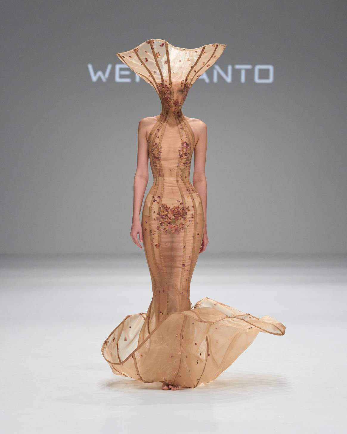 Dubai Fashion Week – Weinsanto