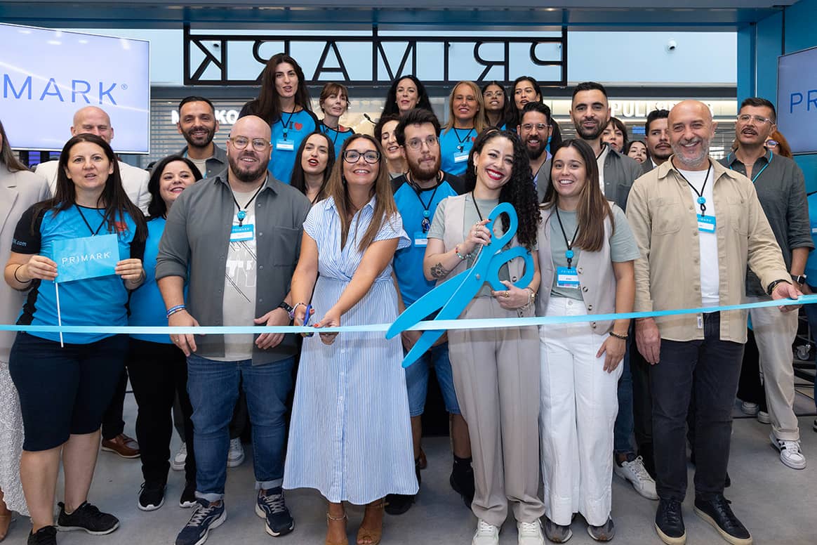 Tienda de Primark en el centro comercial H2O de Rivas-Vaciamadrid, Comunidad de Madrid (España).