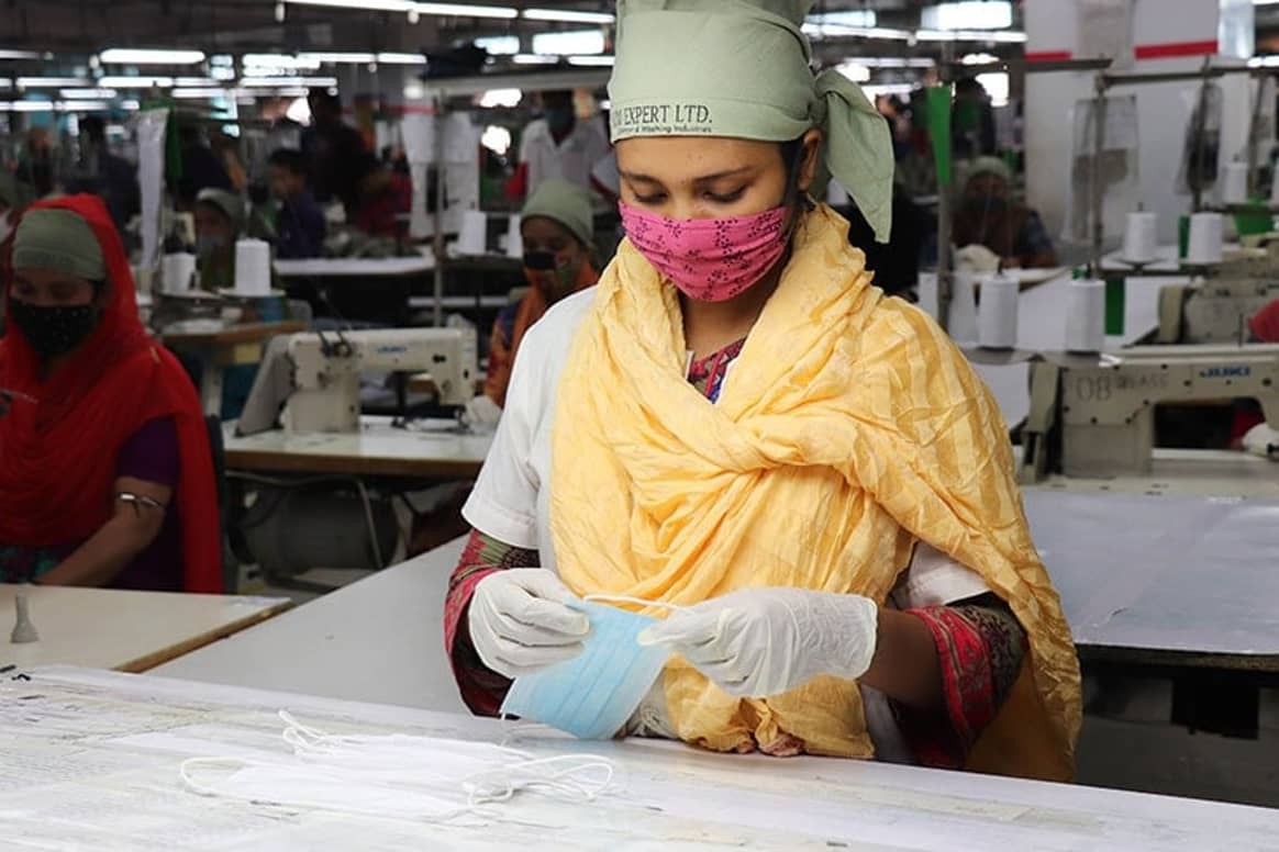 Clothing manufacturers from Bangladesh: “This behavior is driving factories into their death throes”