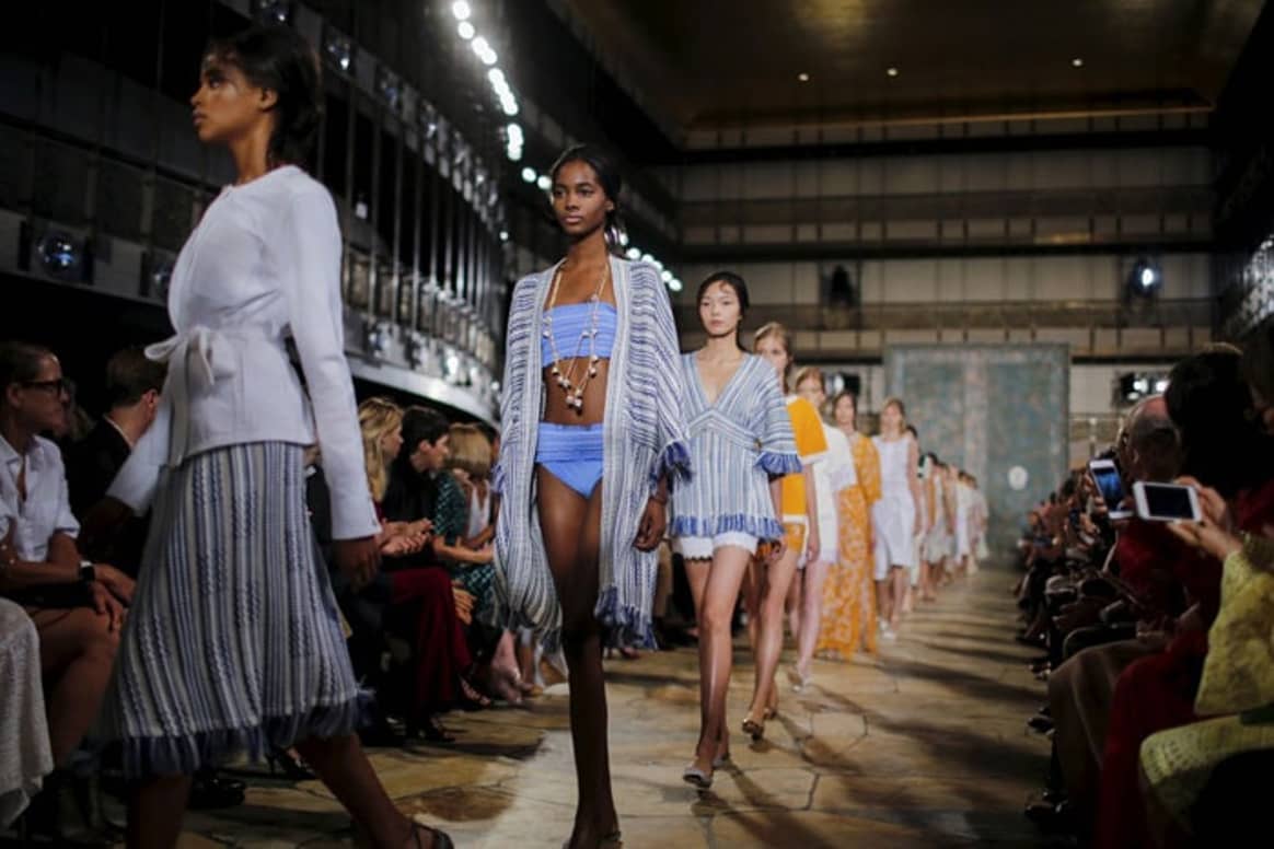 Fashion Week NY: De la Renta cierra con clase, Wang se luce y Serena Williams debuta