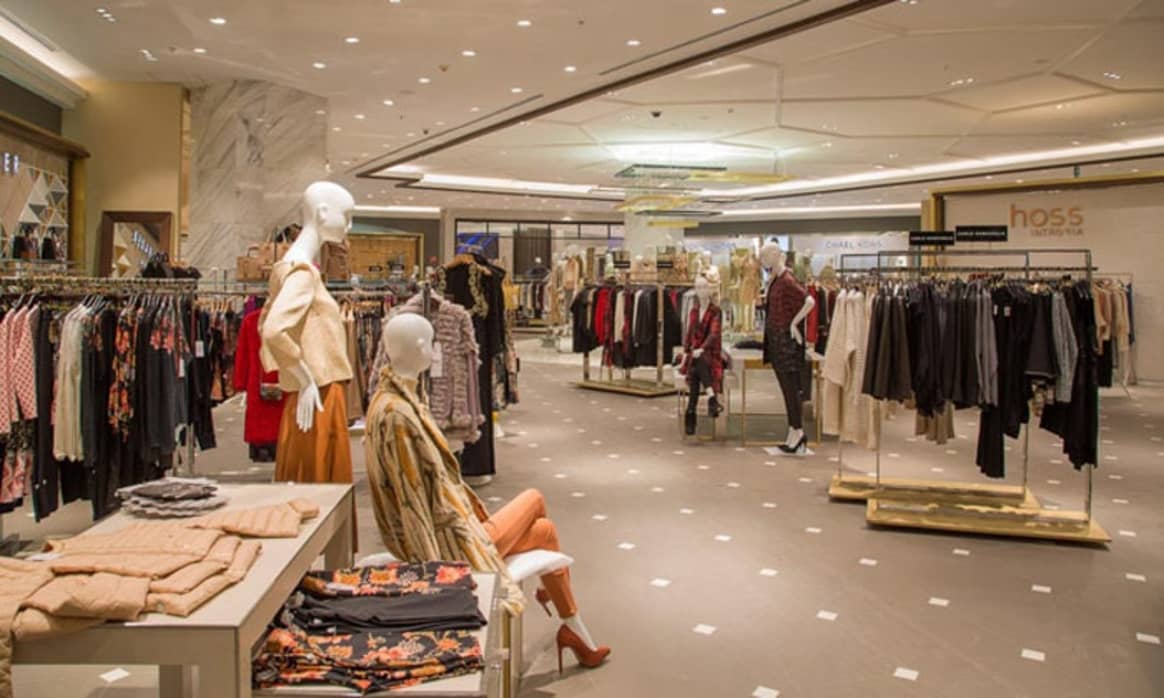 Los grandes distribuidores de moda tienen un aumento en sus ventas, pero el deterioro de la economía continúa