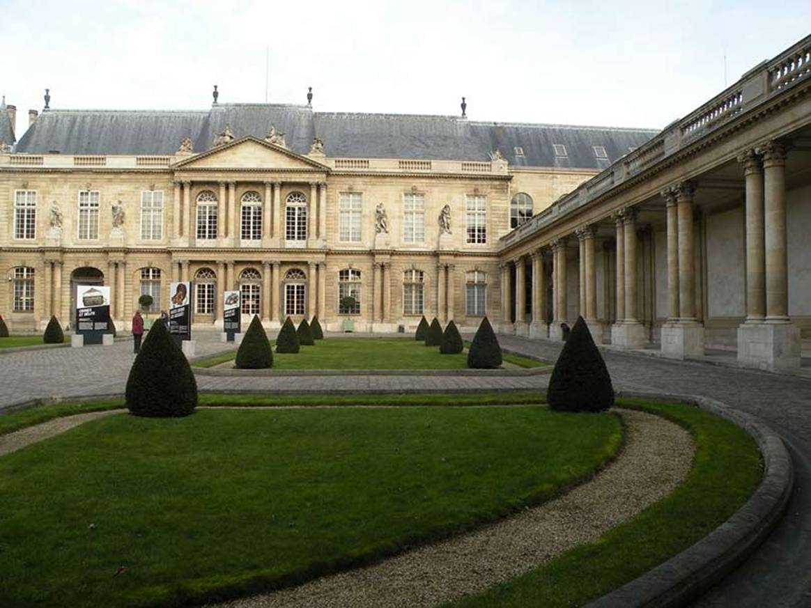 Christian Lacroix donne un coup de neuf au musée Cognacq-Jay à Paris