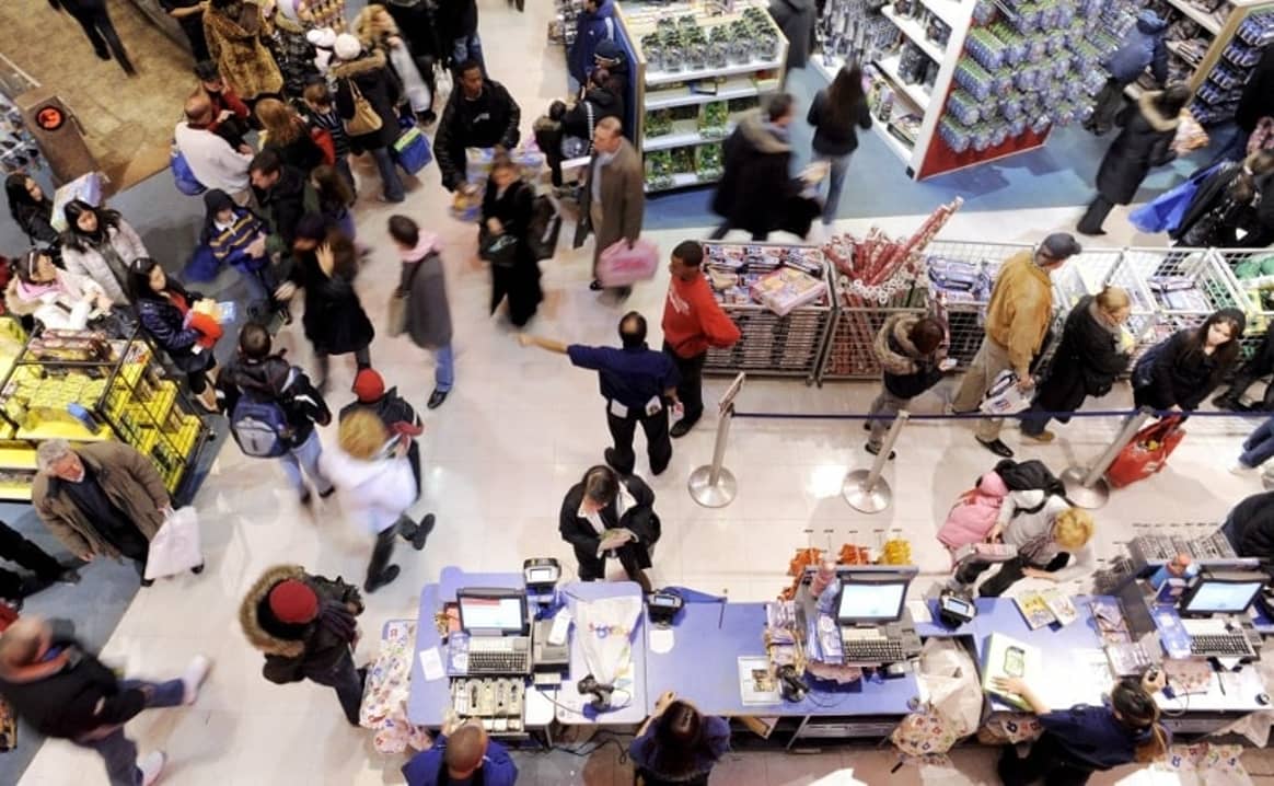 La confianza del consumidor crece por cuarto mes consecutivo