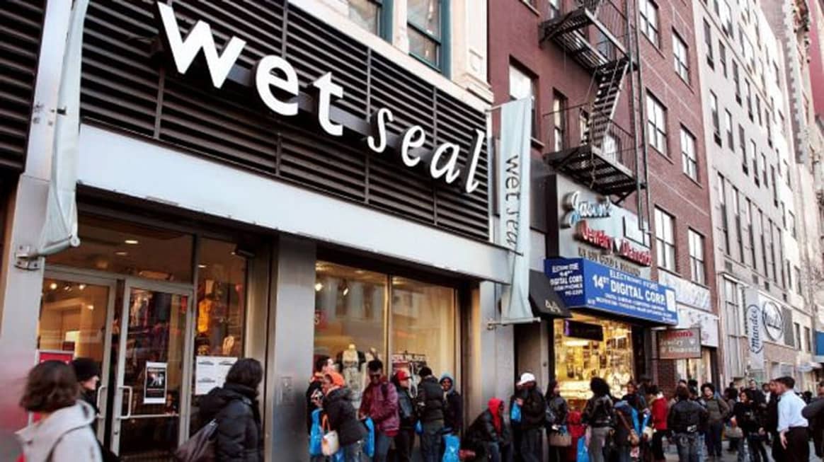 Wet Seal hit with bankruptcy rumours following 338 store closures