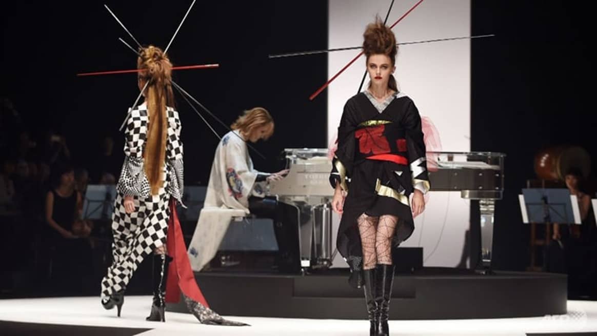 El kimono se adapta al presente en la Semana de la Moda de Tokio