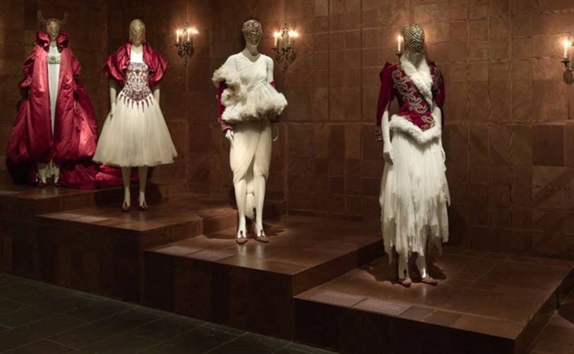 El ídolo de la moda Alexander McQueen homenajeado con gran exposición