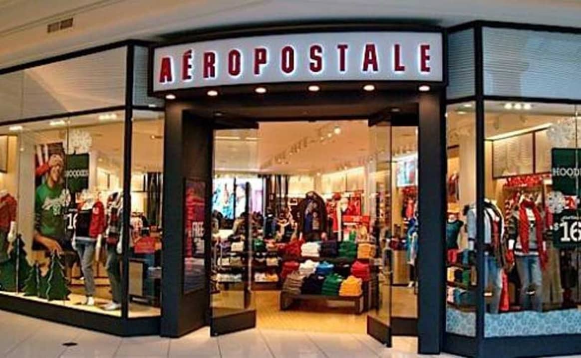 Aeropostale manages to narrow comparable sales decline