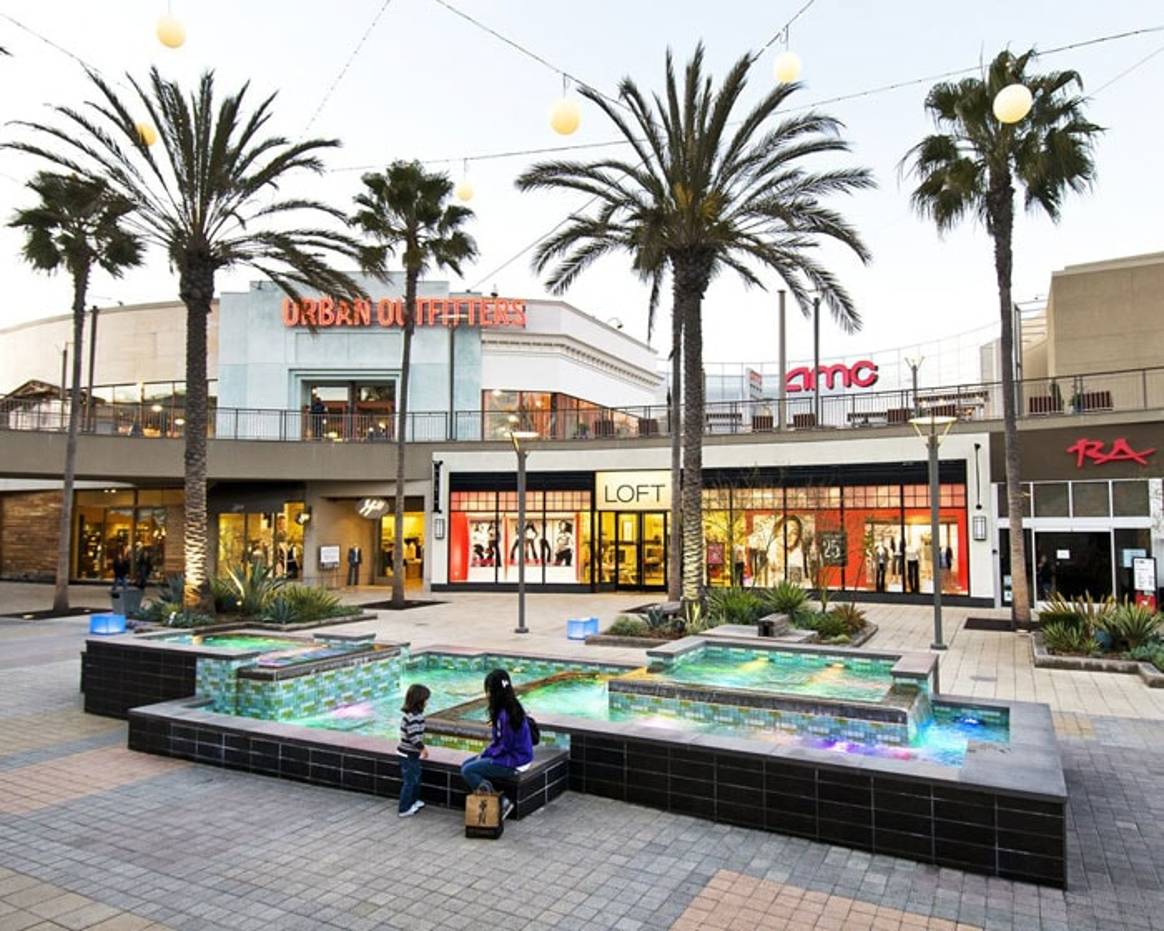 Del Amo Fashion Center confirms two retailers; set to open next weekend