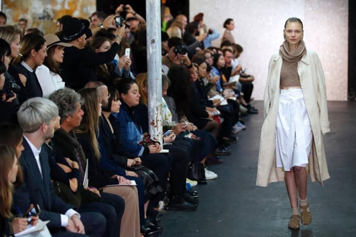 Put down your smartphone? Not at Paris fashion week