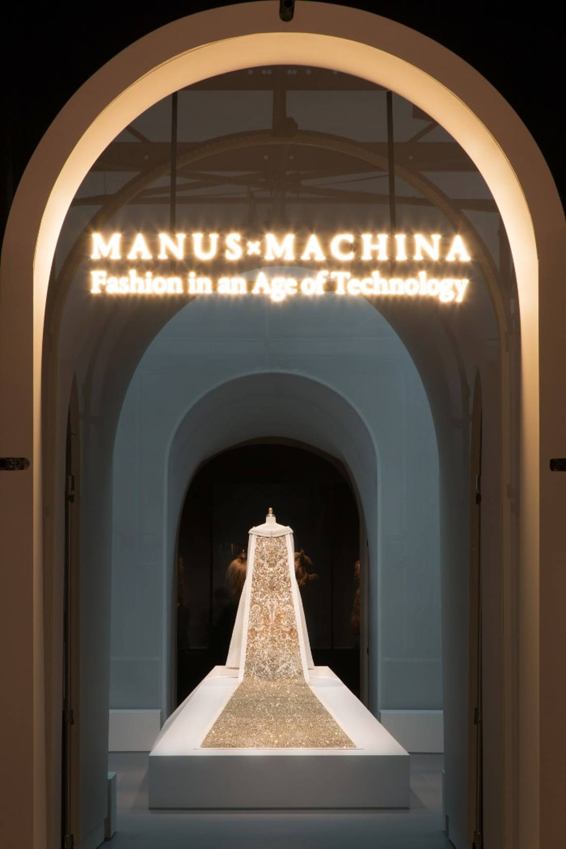 Manus x Machina: Mode im Zeitalter der Technik