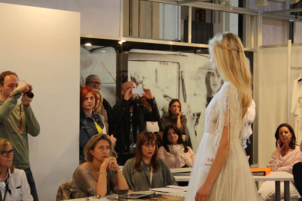 In beeld: Barcelona Bridal Fashion Week vakbeurs