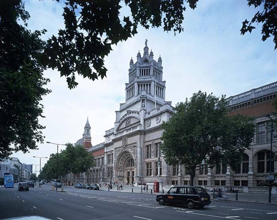 Smithsonian teams up with V&A Museum for London Gallery