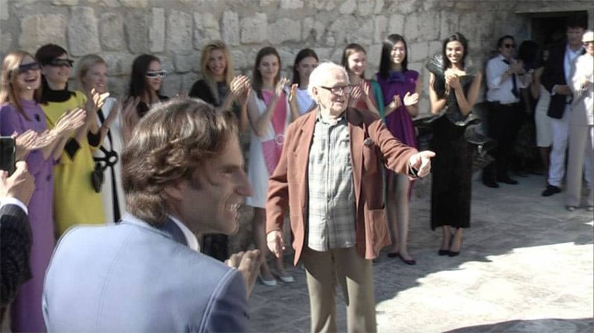 De onstuitbare modelegende: 94-jarige Pierre Cardin showt in Lacoste