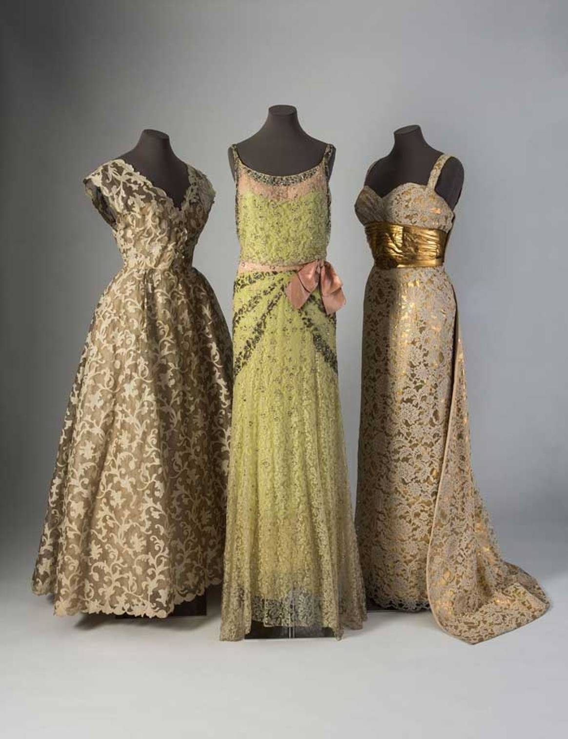 Fashion Museum to stage ‘Lace in Fashion’ exhibition