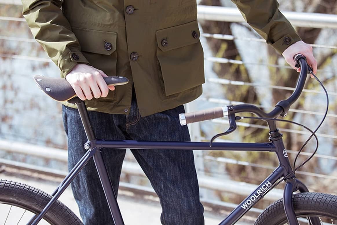 THE WOOLRICH E-BIKE ROAD SHOW by DEUS EX MACHINA and the new GTX MOUNTAIN JACKET with GORE-TEX®