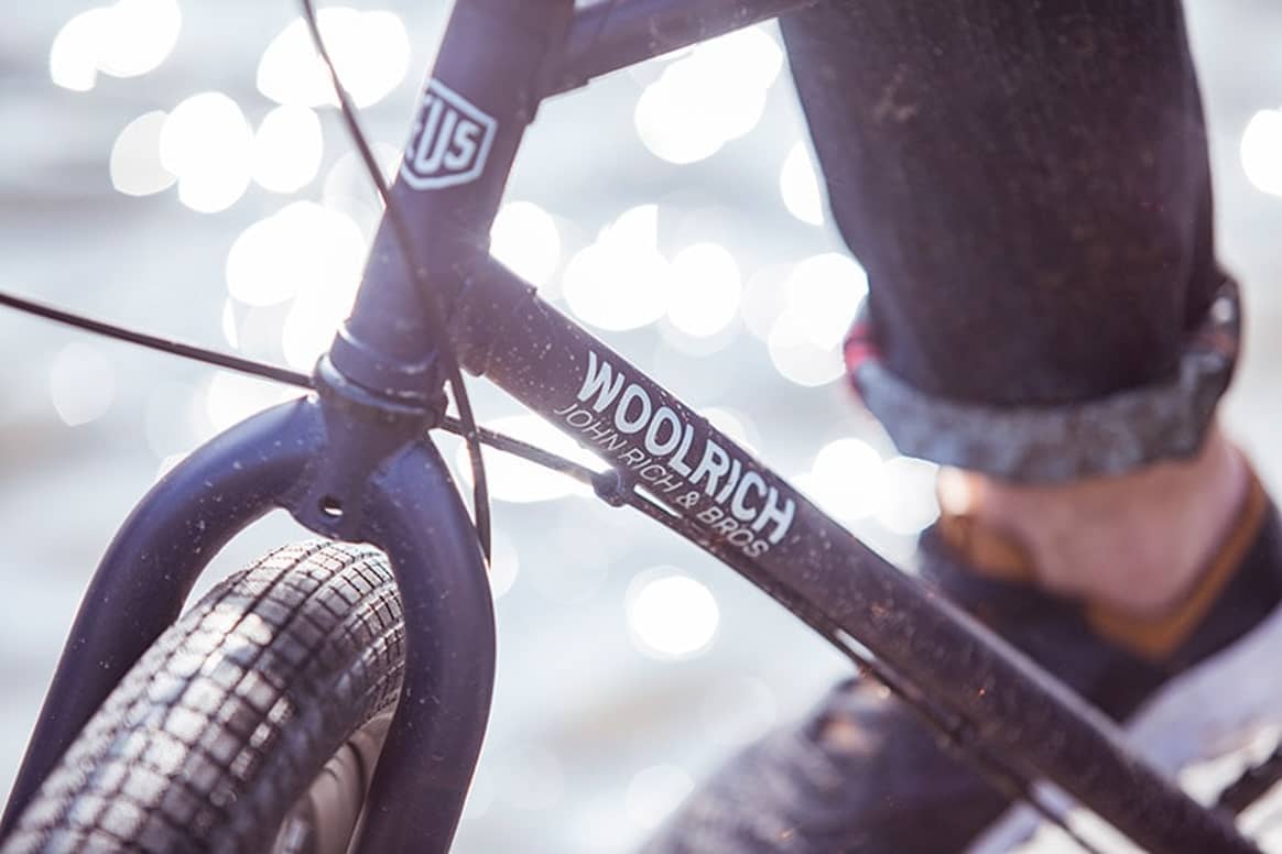 THE WOOLRICH E-BIKE ROAD SHOW by DEUS EX MACHINA and the new GTX MOUNTAIN JACKET with GORE-TEX®