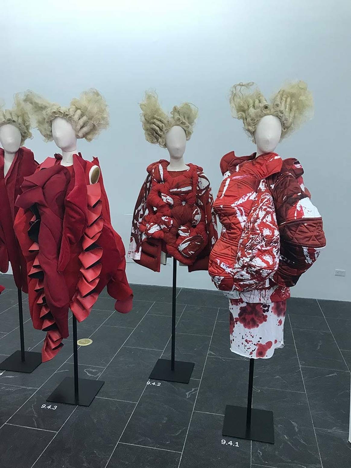 El Met de NY celebra la moda conceptual de "Comme des Garçons"
