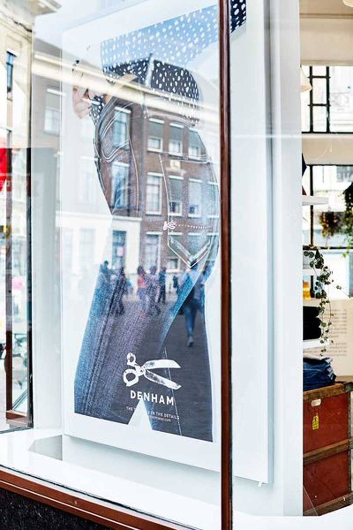 Kijken: Eerste winkel voor vrouwen voor Denham the Jeanmaker