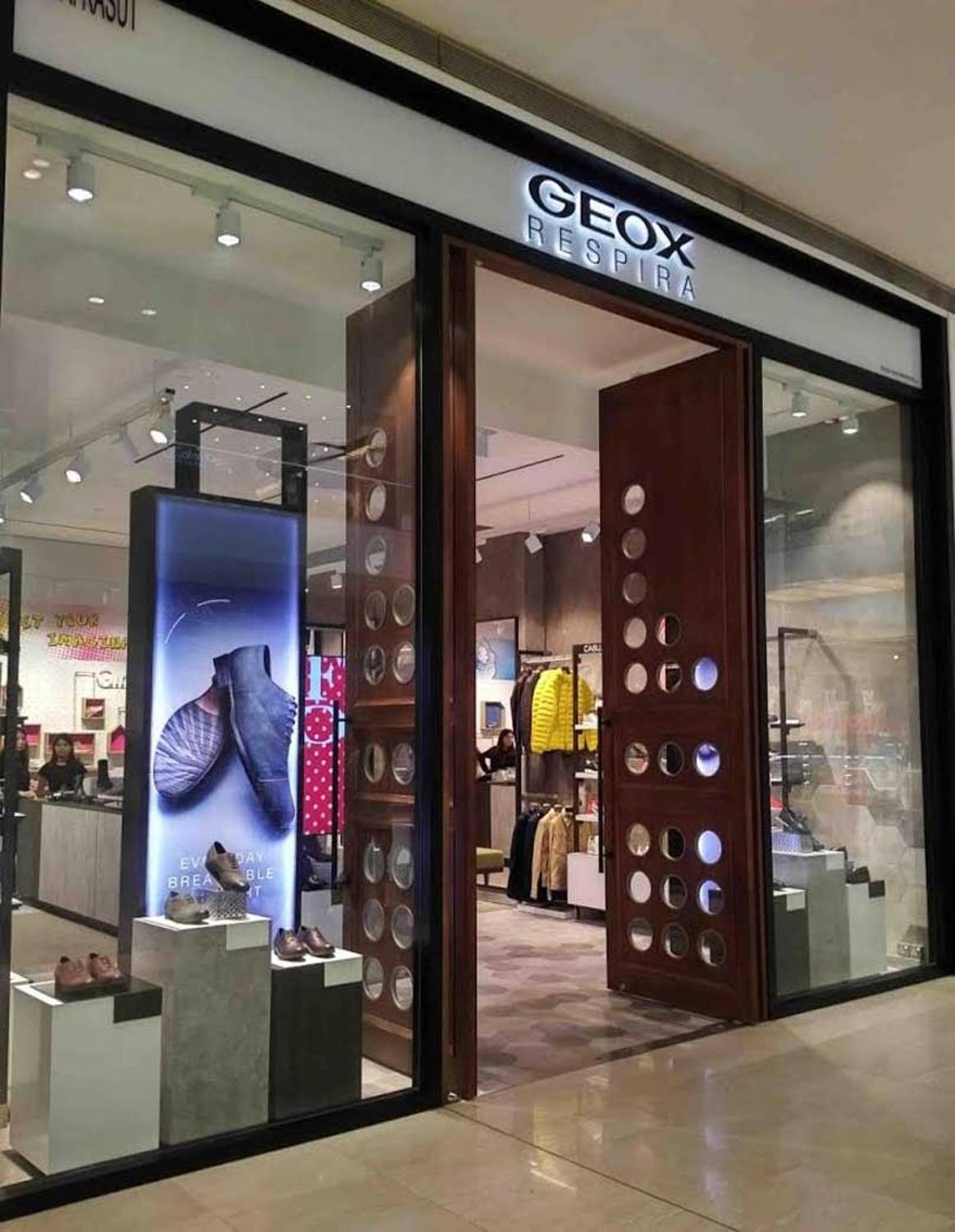 Geox представил новую концепцию магазинов X-Store: фото