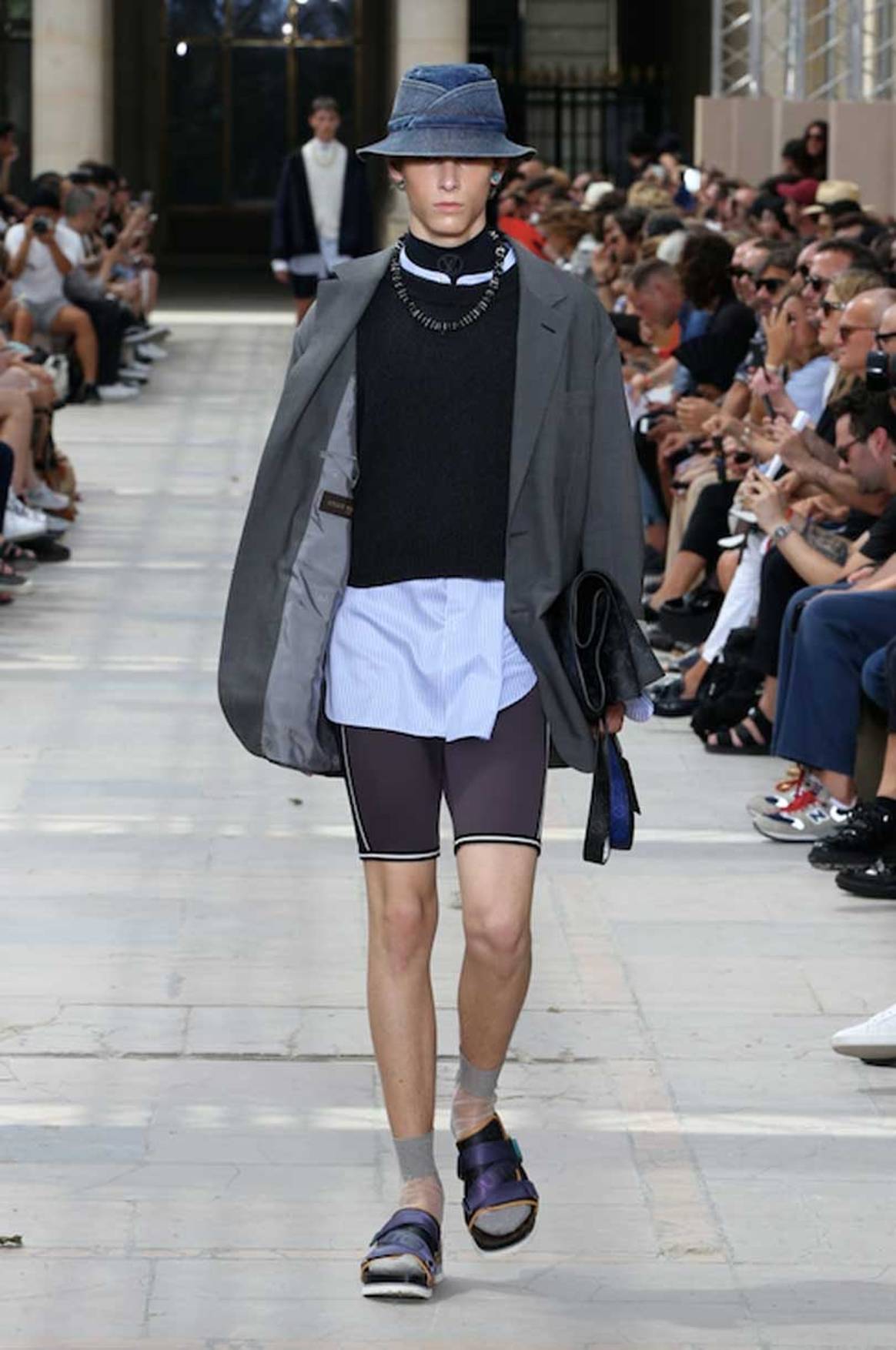 Fashion Week parisienne: des hommes en jambes