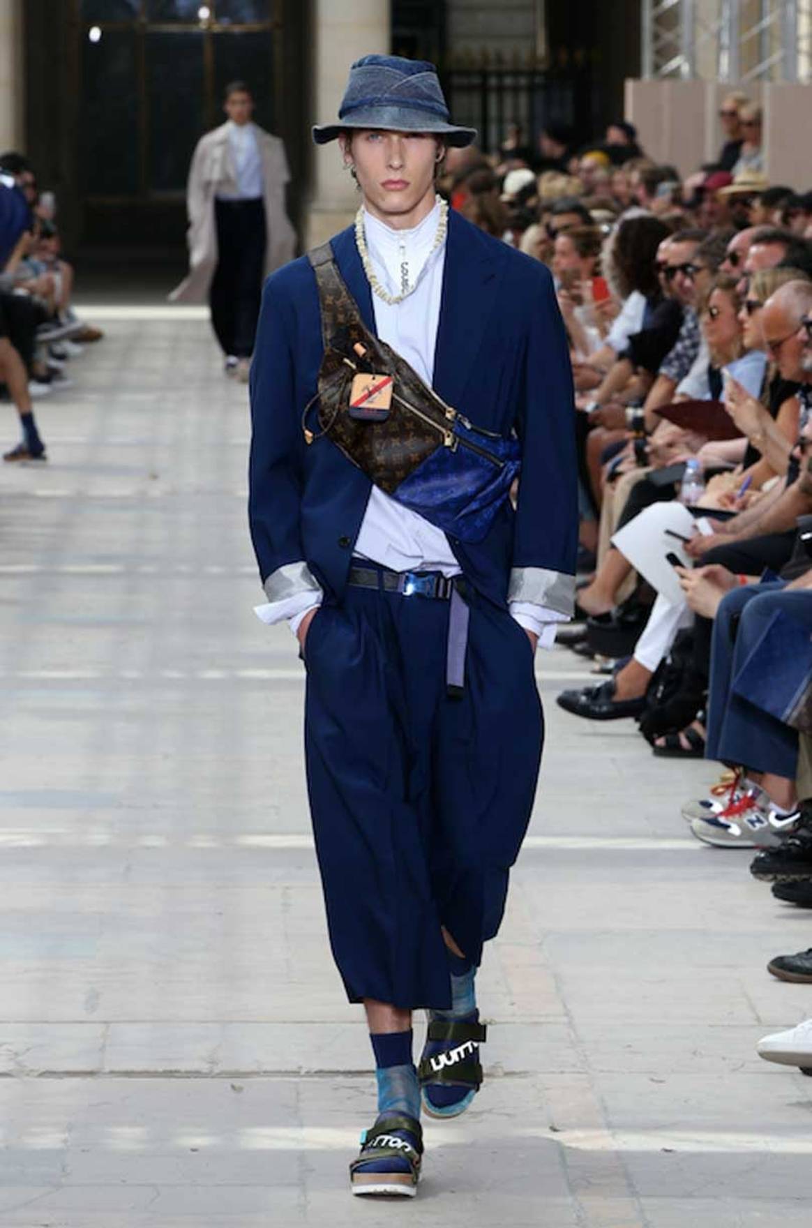 Fashion Week parisienne: des hommes en jambes