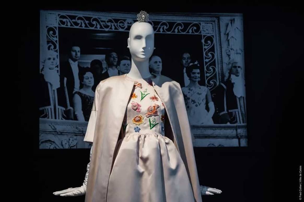 In Beeld: Hubert de Givenchy’s gelijknamige tentoonstelling