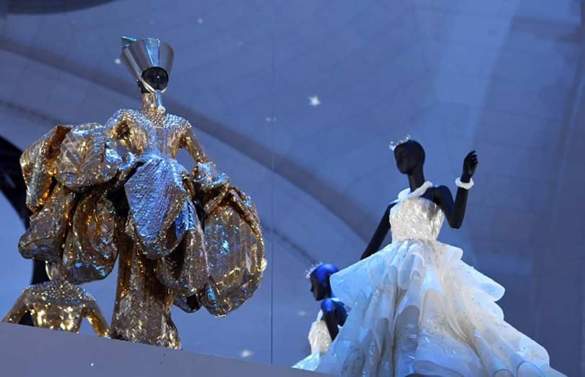 Dior Paris fashion exhibition breaks 112-year record