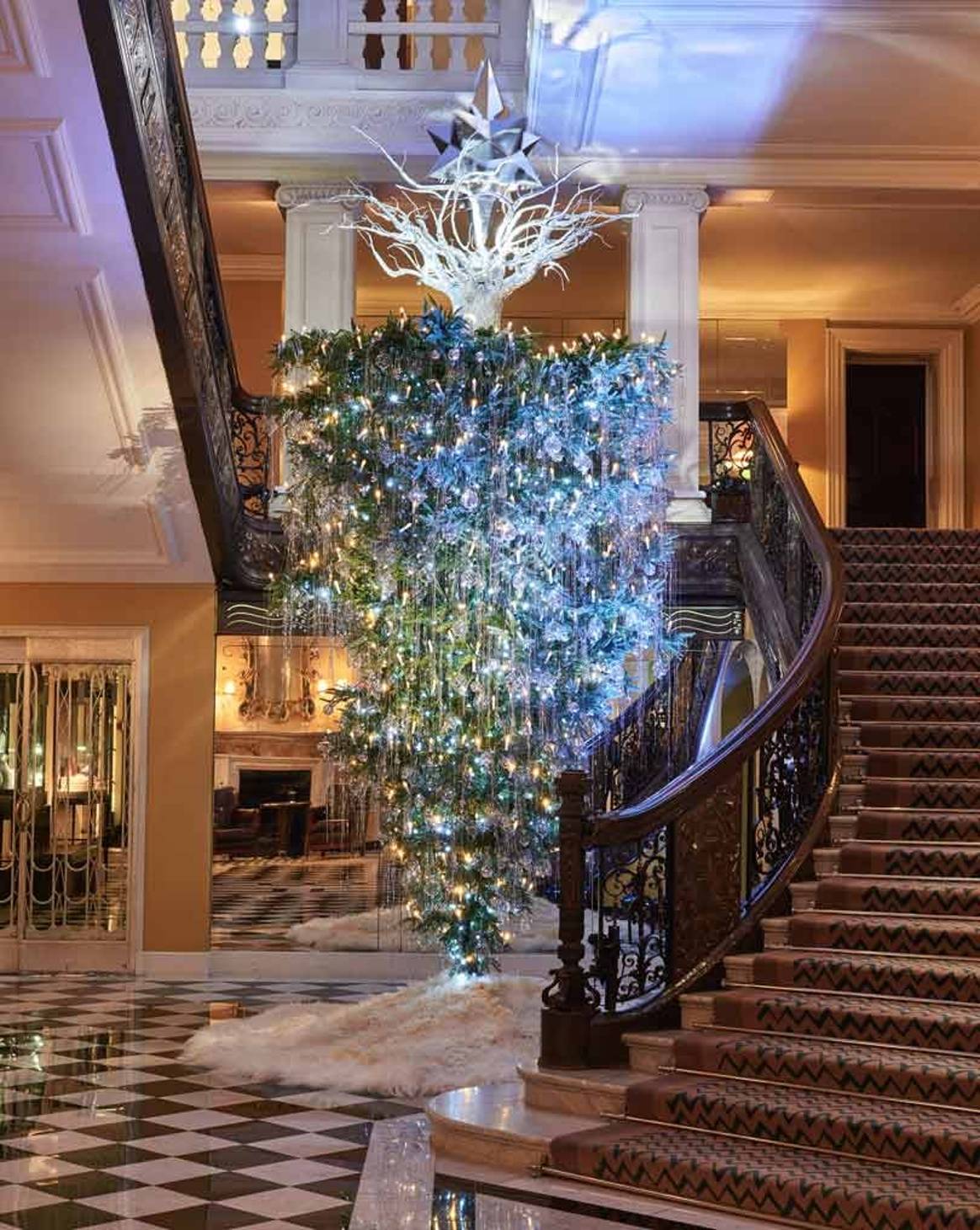 Claridge's unveils 2017 Christmas tree